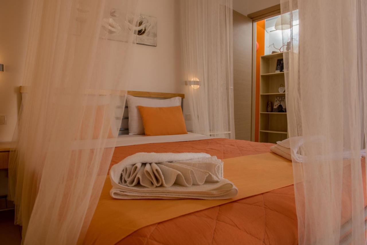 Giannmary Apartment Palaiochora Ngoại thất bức ảnh