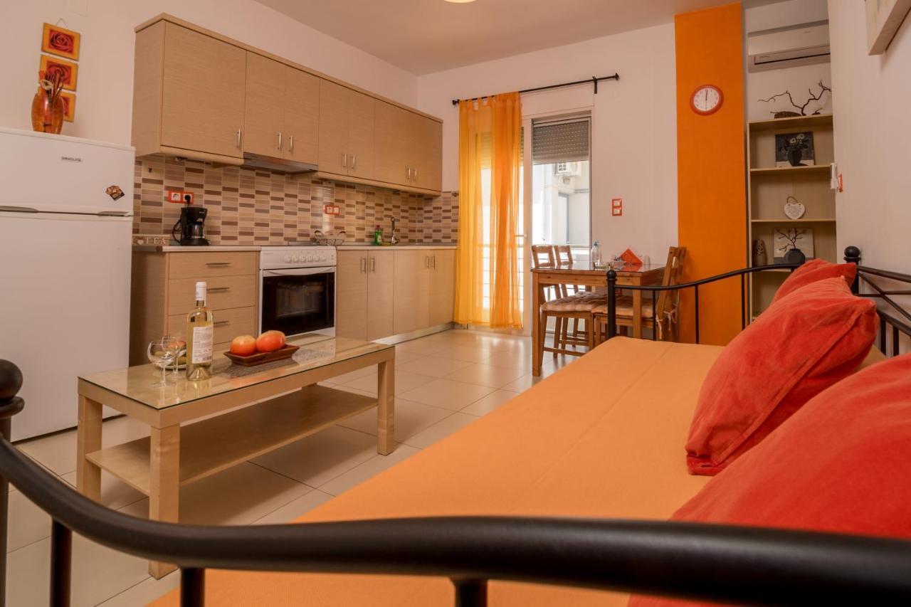 Giannmary Apartment Palaiochora Ngoại thất bức ảnh