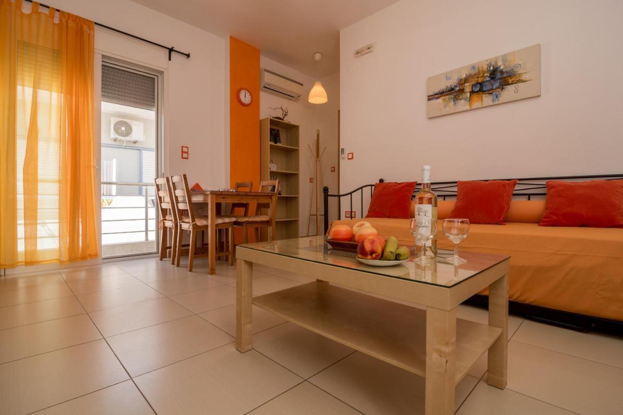 Giannmary Apartment Palaiochora Ngoại thất bức ảnh