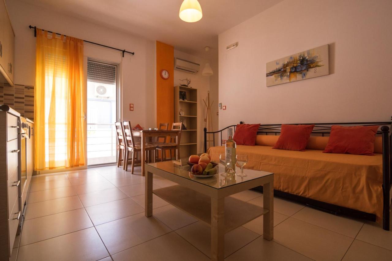 Giannmary Apartment Palaiochora Ngoại thất bức ảnh