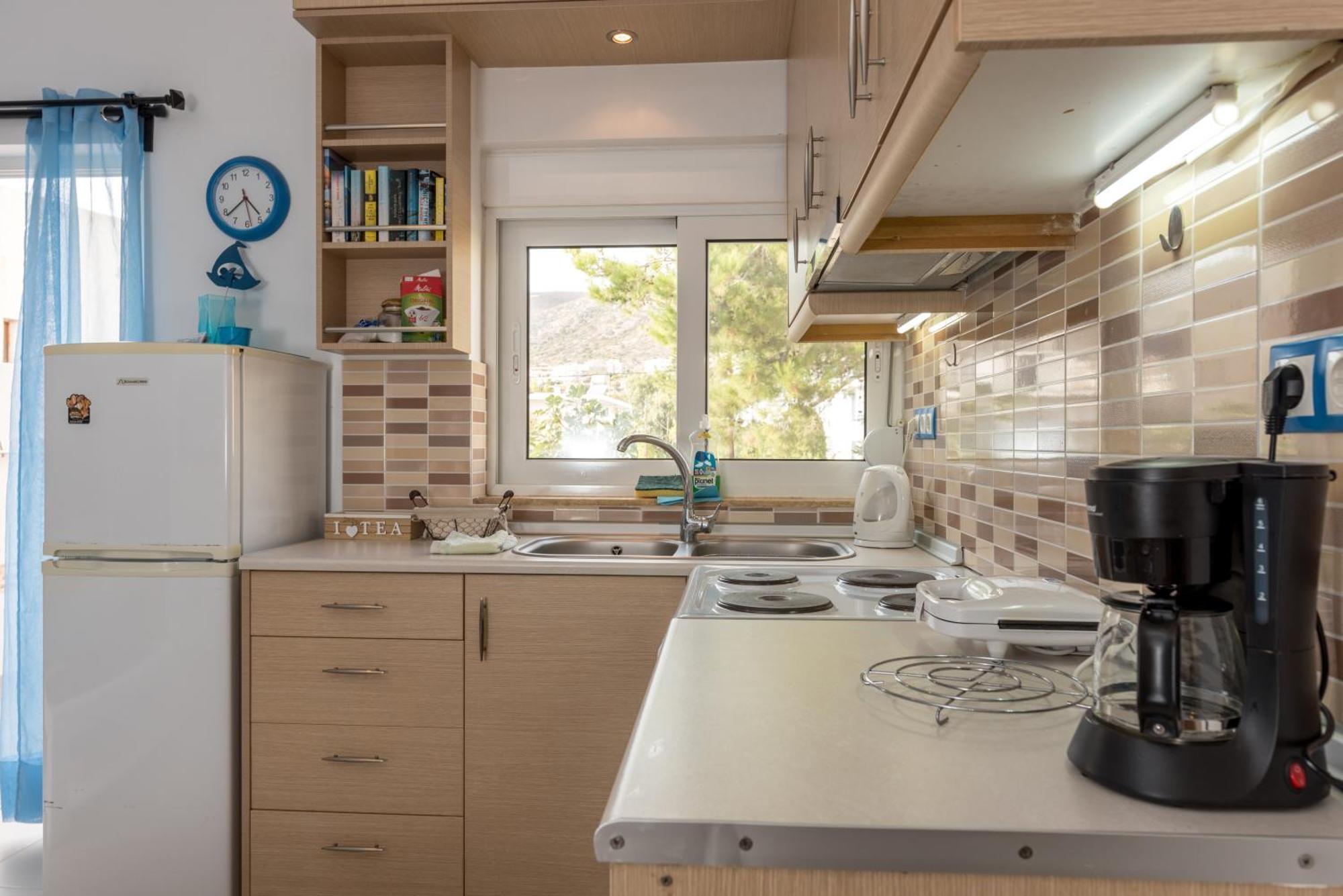 Giannmary Apartment Palaiochora Ngoại thất bức ảnh