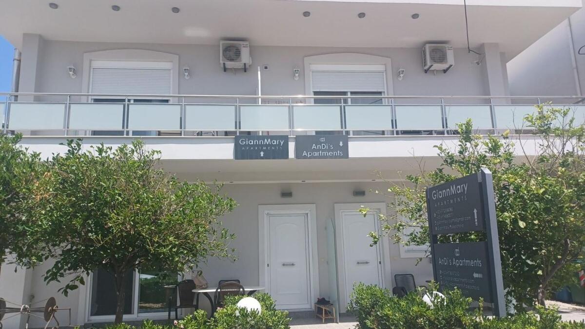 Giannmary Apartment Palaiochora Ngoại thất bức ảnh