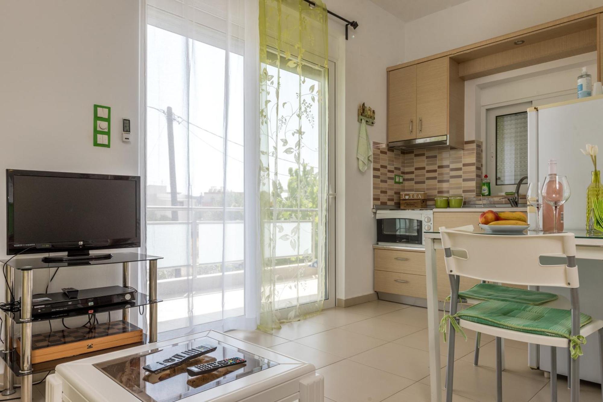 Giannmary Apartment Palaiochora Ngoại thất bức ảnh